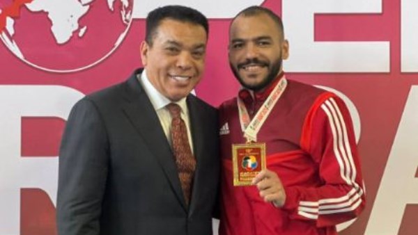 لاعب الكاراتيه 