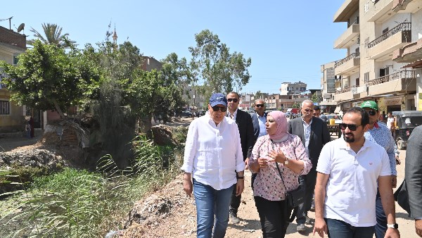 زيارة مفاجئة لوزير الري في البحيرة 