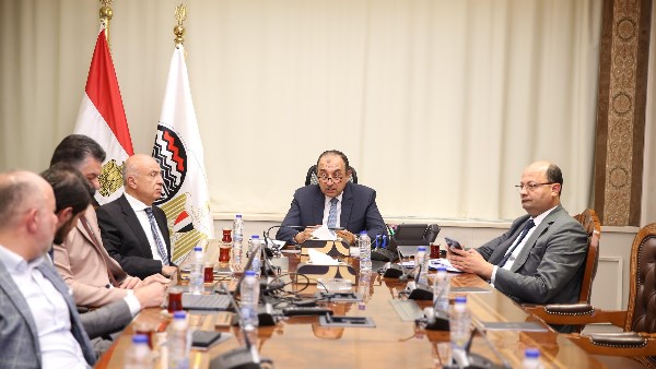 خلال الاجتماع