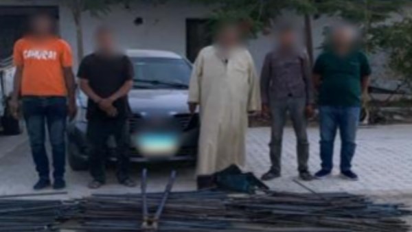 القبض على عصابة سرقة المواقع تحت الإنشاء بالتجمع