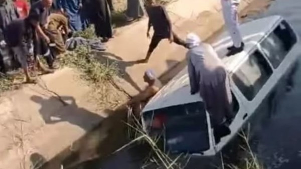 السيارة 