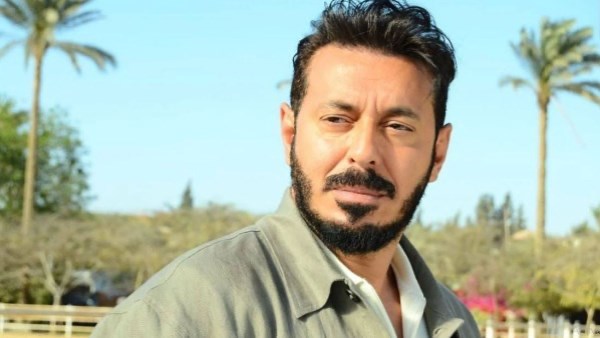 بعد عملية والده.. مصطفى شعبان يوجه رسالة لوزارة الصحة