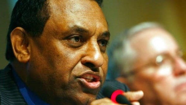 رئيس وزراء السودان يحل الحكومة..ويشدد على أولوية الأمن واستعادة الاستقرار