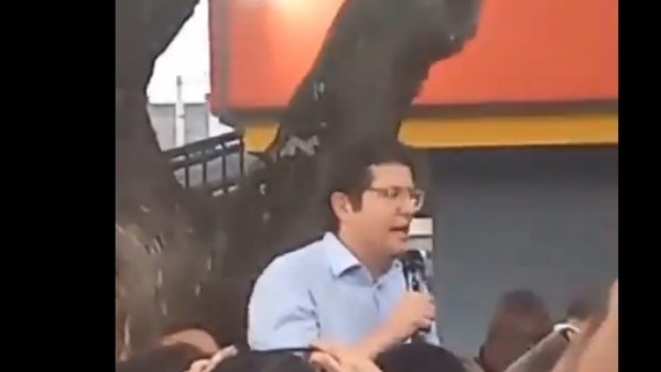 مقطع من الفيديو