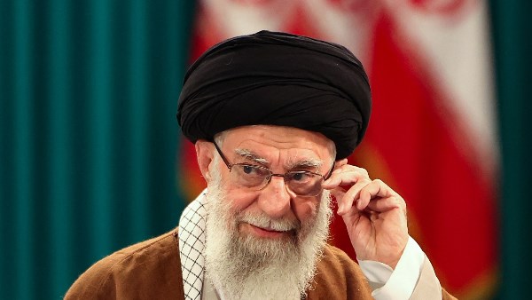 علي خامنئي
