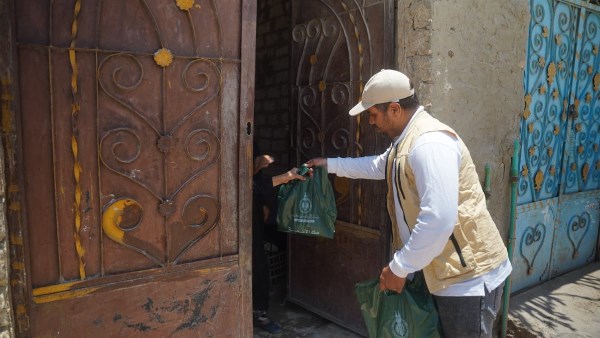 بيت الزكاة والصدقات يوزع لحوم الأضاحي على مليون مستحق في 10 محافظات بالصعيد