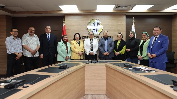 المستشارة أمل عمار تستقبل وفد  اللجنة الاستشارية بجهاز مستقبل مصر 