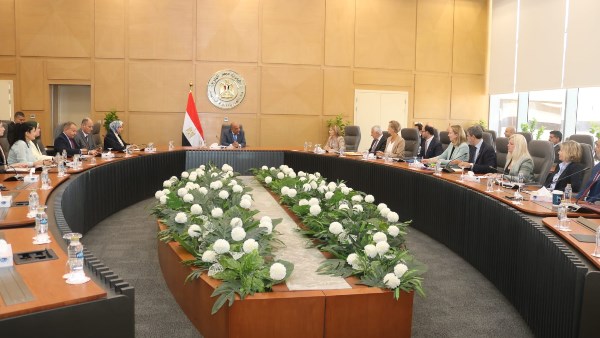 اجتماع وزير الكهرباء