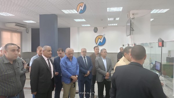 وزير الكهرباء  يتفقد محطة محولات الهضبة 2  وادارة شبكات العبور