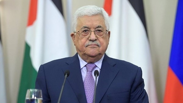 أبو مازن لـ ماكرون : نؤيد نزع سلاح حماس واستبعادها من حكم غزة