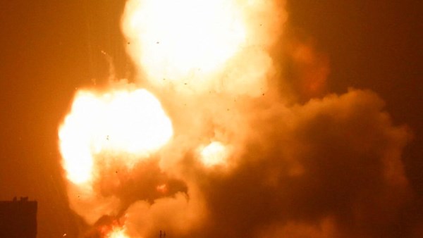 انفجار كبير استهدف قوة إسرائيلية خلال نشاط عسكري في مدينة خان يونس