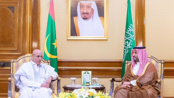 ولي العهد السعودي يلتقي رئيس موريتانيا لبحث سبل تعزيز العلاقات الثنائية