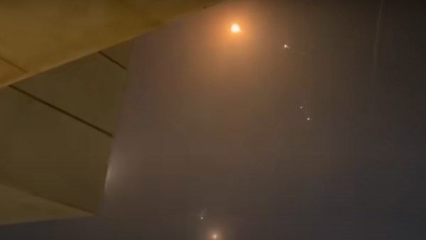 دوي انفجارات قوية في سماء مدينة تل أبيب