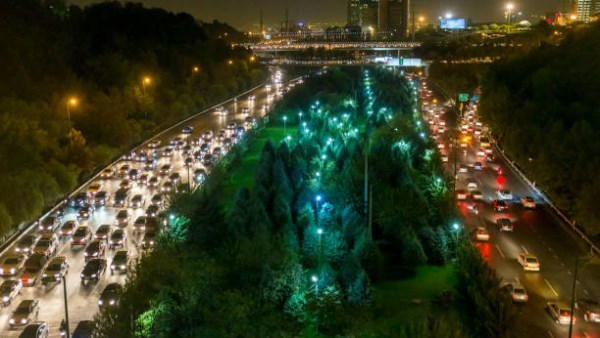 قوافل سيارات الايرانيين بالالاف تغادر طهران  