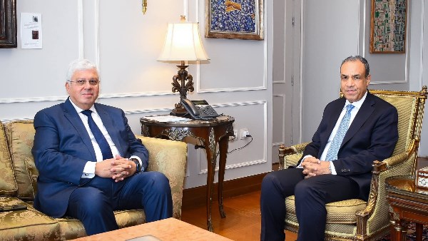 وزير الخارجية والهجرة يستقبل وزير التعليم العالى والبحث العلمى
