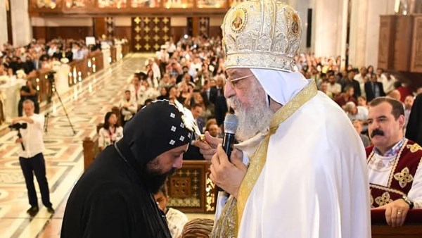 رسامة الأنبا أثناسيوس الأسقف العام لقطاع حدائق القبة والوايلى والعباسية ومنشية الصدر