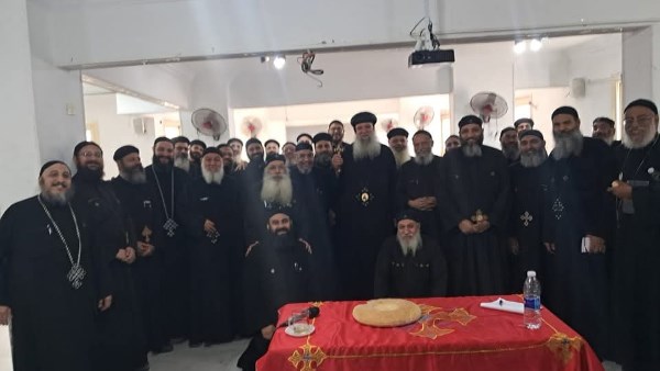 اجتماع مجمع كهنة عزبة النخل والمرج بحضور الأنبا سيداروس