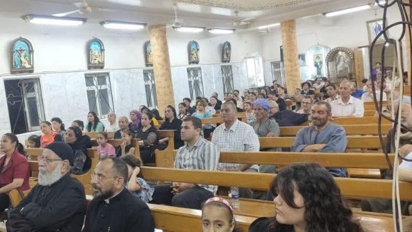 الأنبا بشارة جودة يترأس اجتماع الصلاة بكنيسة ملكة السلام بالفكرية