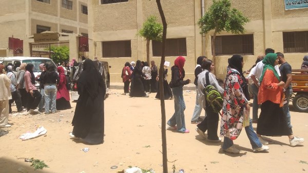 طالبات اعدادى 