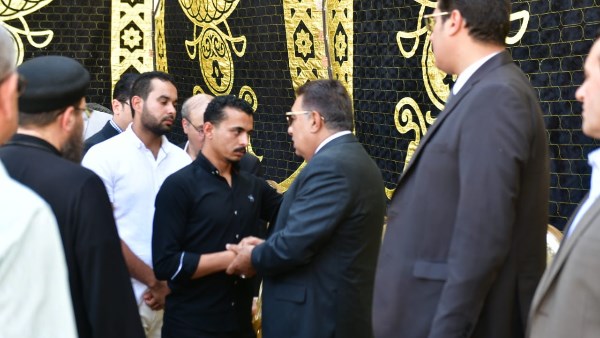 محافظ الدقهلية يقدم واجب العزاء في الشهيد البطل خالد عبد العال شهيد الشهامة .. صور