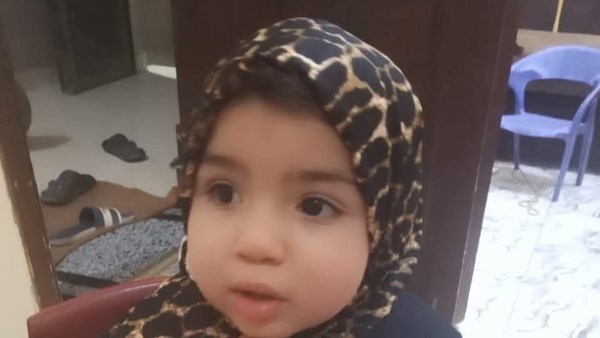 غرقتها في جردل مية وسرقت الحلق.. اعترافات مثيرة للمتهمة بقتل لوجي طفلة دهشور