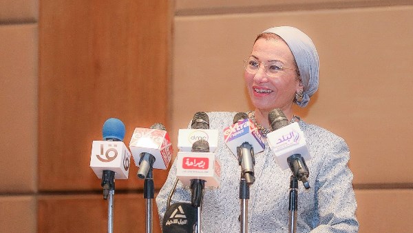 الحد من استخدام الاكياس البلاستيكية