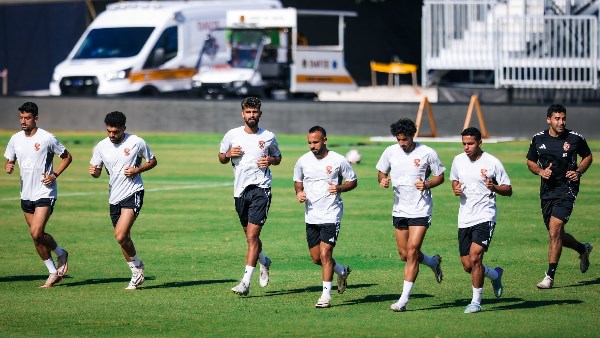 الفريق الأول لكرة القدم بالنادي الأهلي