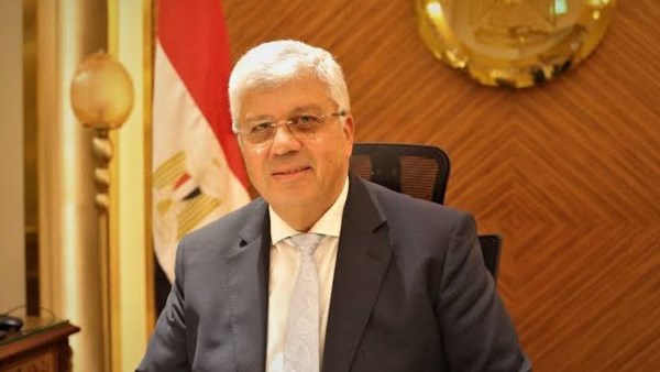 الدكتور أيمن عاشور