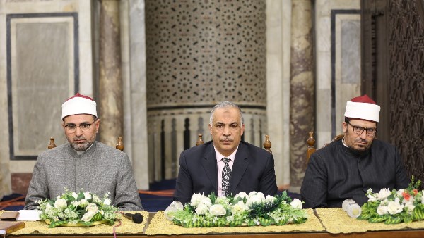 اللقاء الأسبوعي للملتقى الفقهي (رؤية معاصرة) تحت عنوان "الدفاع عن الأوطان رؤية فقهية"