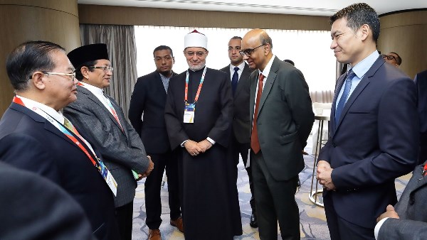لقاء مفتي الجمهورية مع رئيس سنغافورة 