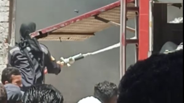 عمليات إخماد الحريق 