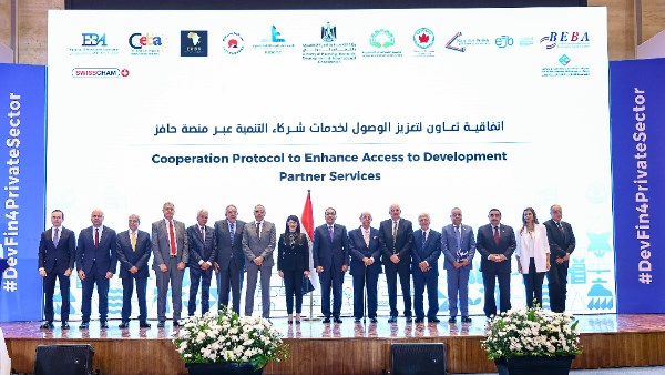 توقيع 6 اتفاقيات بين الحكومة والقطاع الخاص وشركاء التنمية في الطاقة المتجددة والصناعات الخضراء.. وتوسيع نطاق منصة «حافز»