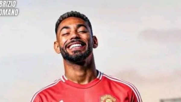 رسميا.. مانشستر يونايتد يعلن تعاقده مع لاعب وولفرهامبتون
