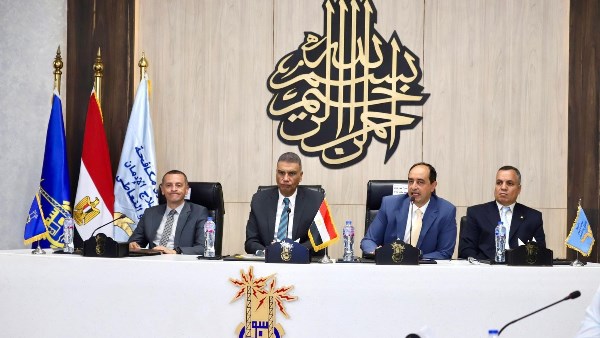 محافظ أسوان يشيد بالخدمات العلاجية والتأهيلية داخل مركز العزيمة لتأهيل المتعافين من التعاطي