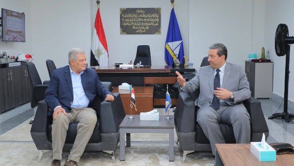 محافظ دمياط ورئيس الشركة القابضة للمياه يبحثان تنفيذ المرحلة الثانية من خط دعم رأس البر بمياه الشرب