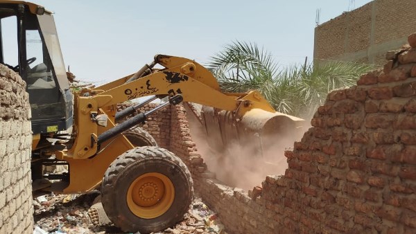 إزالة التعديات على أراضي أملاك الدولة
