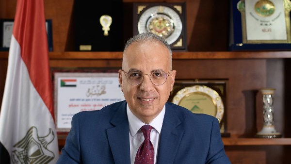 وزير الري يبحث مجهودات تسهيل إجراءات إصدار تراخيص المياه الجوفية