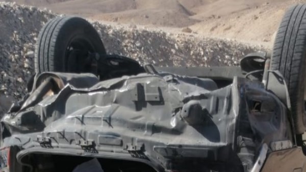 ماتت الأم وأصيب الطفلان والزوج.. انقلاب سيارة ملاكي بأكتوبر