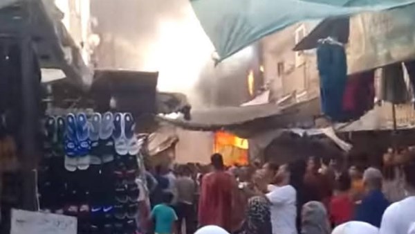 سرجة ومحلات أخرى.. حريق يلتهم سوق فيصل وحالات اختناق