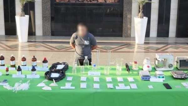 بضاعة ب4 ملايين جنيه.. الداخلية تداهم وكر لتصنيع مخدر الميفدرون بالقليوبية