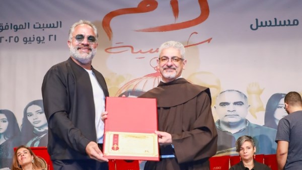 الفنان محمد شاهين و الأب بطرس دانيال 