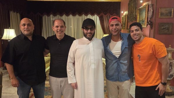 ربنا يسعد بيك مصر.. تركي آل الشيخ يكشف تفاصيل زيارته لـ عادل إمام 