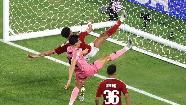 شوبير يشيد بـ وسام أبو علي بعد إنقاذه هدفًا لـ سواريز
