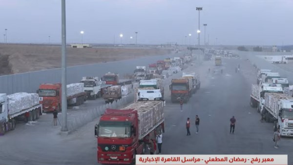 شاحنات المساعدات 