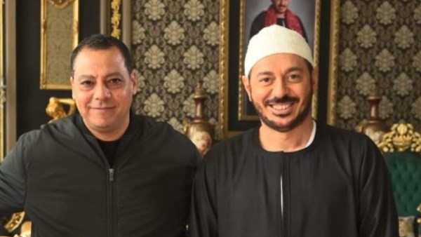 مصطفي شعبان ومدير أعماله