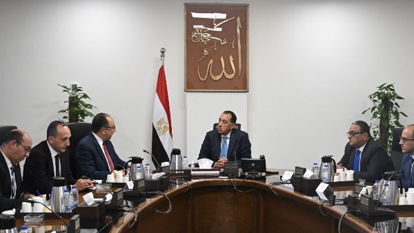 رئيس الوزراء يتابع مع وزير قطاع الأعمال العام ملفات استغلال الأصول وتنمية السياحة