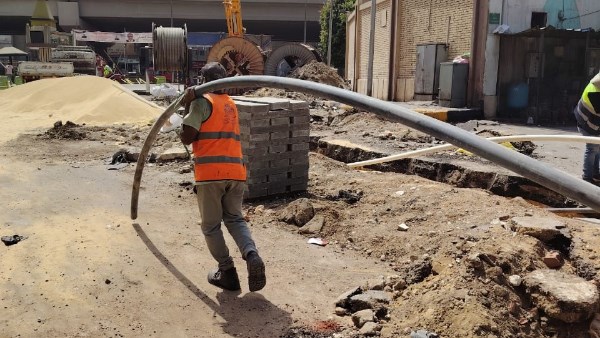 مد كابلات الخط الاحتياطى بمحطة جزيرة الذهب