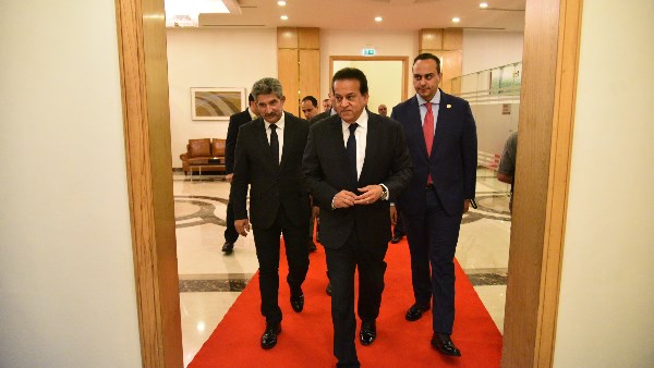 وزير الصحة يشهد فعاليات مؤتمر التميز في جراحة المخ والأعصاب