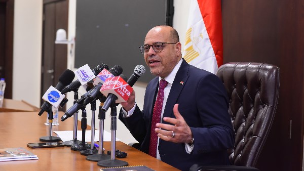  وزير العمل محمد جبران