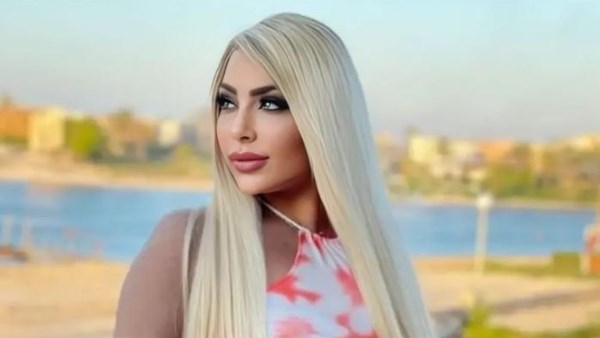 المذيعة سارة خليفة 